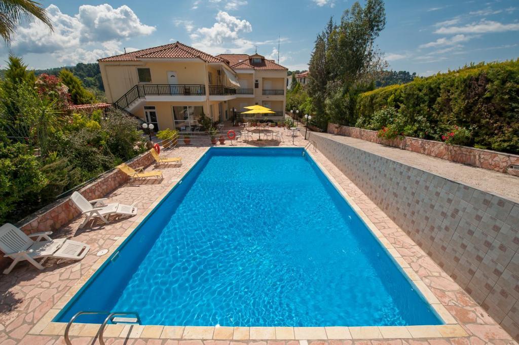 Athina Hotel Krestena Exterior photo