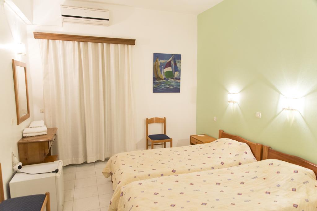 Athina Hotel Krestena Exterior photo