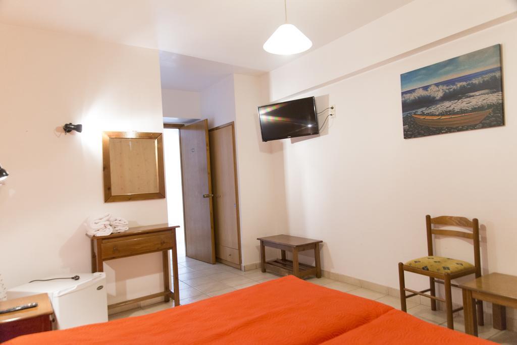Athina Hotel Krestena Exterior photo